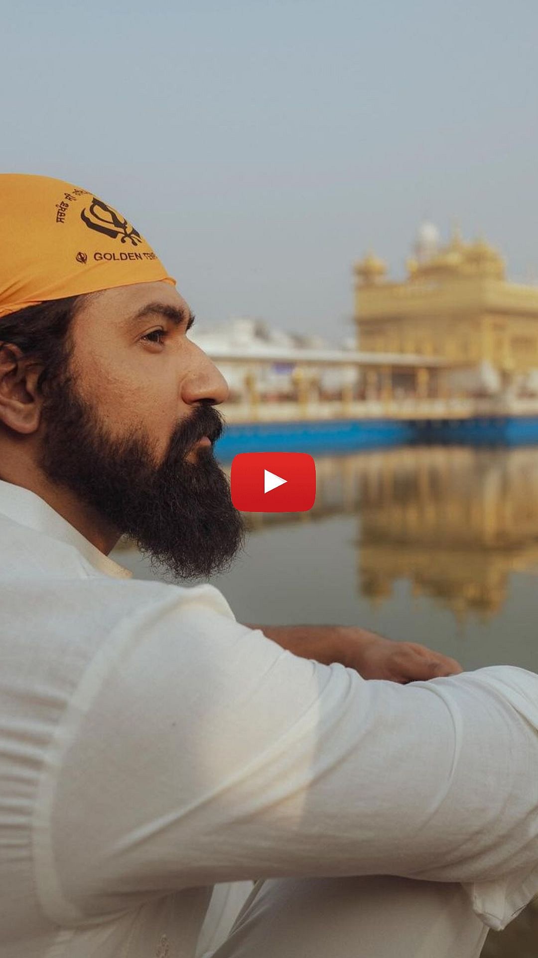 vickykaushal09/instagram : Vicky Kaushal sits in the spiritual calm of The Golden Temple